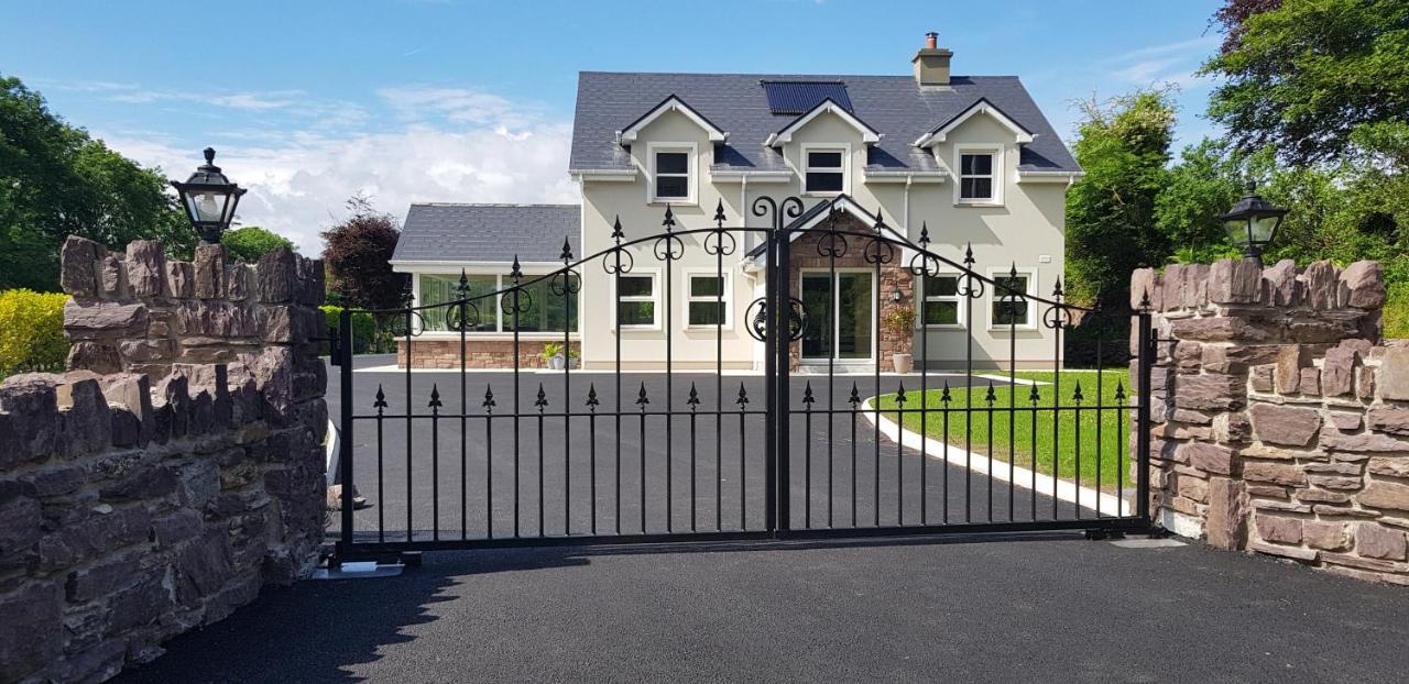 Mountain View Bed & Breakfast, Kenmare, Co. Kerry, Ireland エクステリア 写真